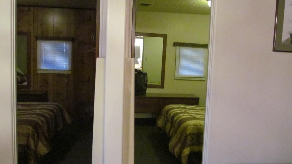 Western Motel Montrose Co Room photo