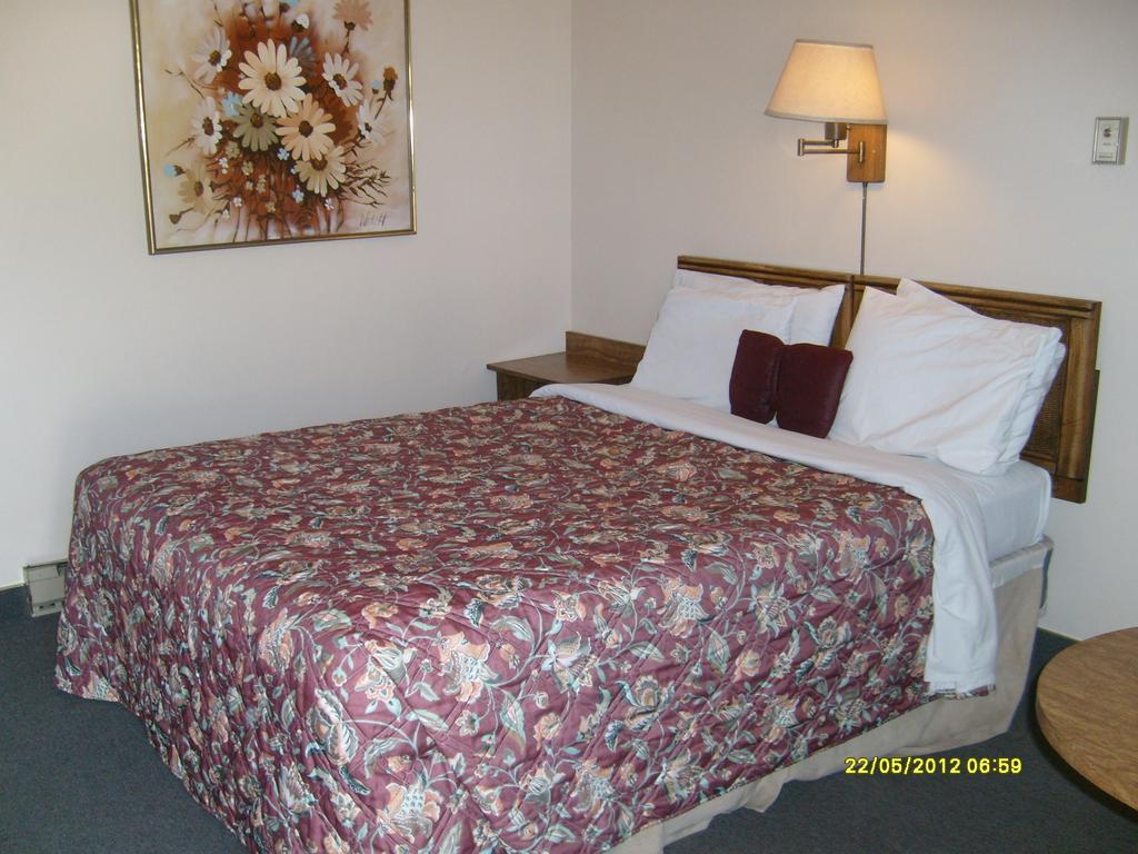 Western Motel Montrose Co Room photo